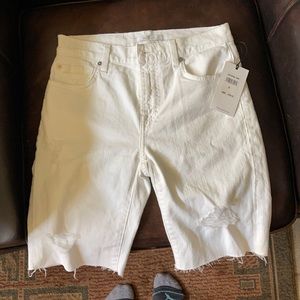 Size 24 7 for all mankind white distressed Bermuda short. New with tags